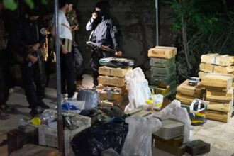 أسلحة ثقيلة وسترات انتحارية.. سقوط خلية «داعشية» قرب دمشق