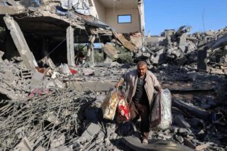 نتنياهو معزول.. أنباء متضاربة حول «صفقة غزة» نتنياهو معزول.. أنباء متضاربة حول «صفقة غزة»