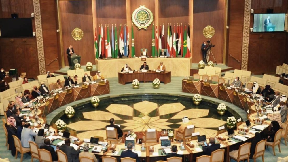 «البرلمان العربي» يرفض التهجير ويندّد بتدنيس المسجد الأقصى