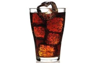 المشروبات الغازية أصابته بـ 35 حصوة كلوية