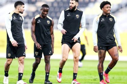 مدربا الاتحاد والقادسية يطالبان بالانضباط في نهائي كأس الملك