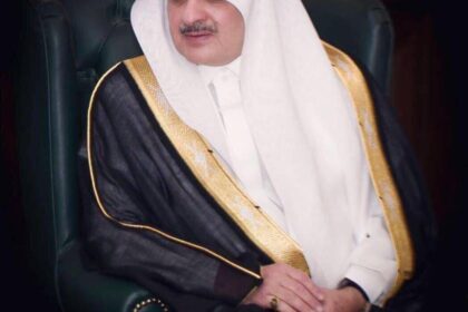 أمير تبوك يوجه باستمرار العمل خلال إجازة عيد الأضحى