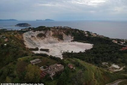 بركان إيطاليا العملاق يهدد نابلس.. تحذيرات من ثوران وشيك