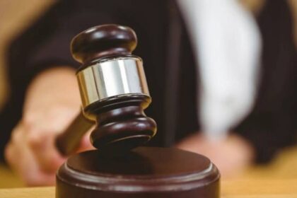 بجرم التحقير.. حبس وزير لبناني سابق وإلزامه بتعويض مليار ليرة