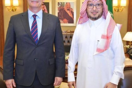 السفير السعودي في لبنان يلتقي وفد صندوق النقد الدولي