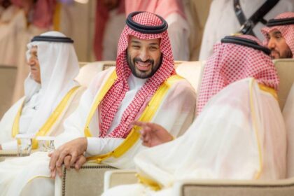 وجه الوطن المضيء.. في ابتسامة ولي العهد