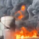 الإمارات تسيطر على حريق في ميناء الحمرية