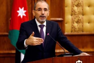 وزير الخارجية يبدأ زيارة عمل إلى فرنسا