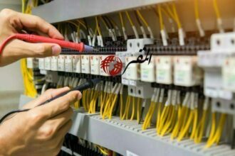 وزير الاتصال الحكومي:كهرباء مجانية للمستثمرين في المنطقة الصناعية بالطفيلة وزير الاتصال الحكومي:كهرباء مجانية للمستثمرين في المنطقة الصناعية بالطفيلة