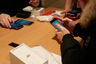 “واتساب” يتوقف عن العمل في 3 هواتف شهيرة