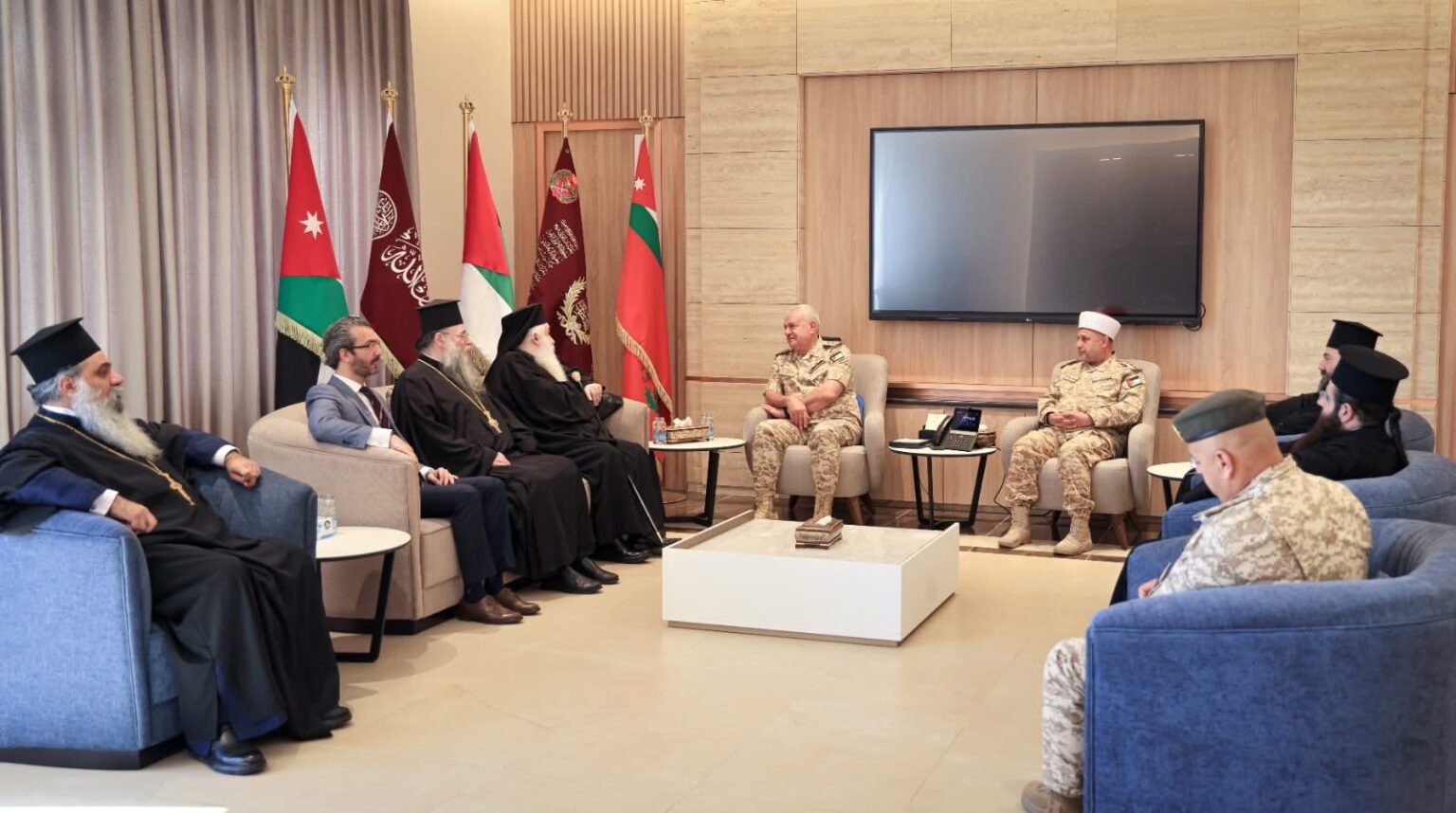 رئيس هيئة الأركان المشتركة يستقبل مطران الروم الأرثوذكس في الأردن