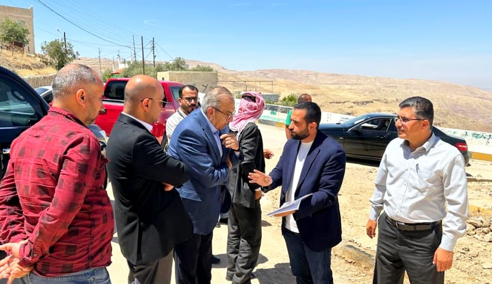 وزير الأشغال يوعز بتقديم دعم عاجل للتعامل مع أضرار السيول ببلدة العراق في الكرك