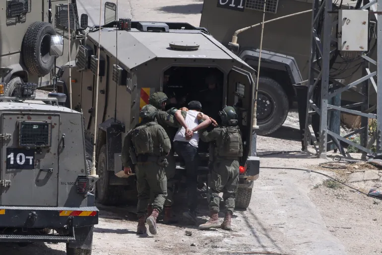اعتقال 44 فلسطينيا بالضفة والقدس ومستوطنون يجرفون أراضي بالأغوار الشمالية​ 