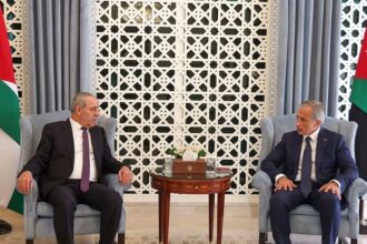 رئيس الوزراء: التصدي لتهجير الفلسطينيين وتثبيتهم على أرضهم أولوية أردنية قصوى