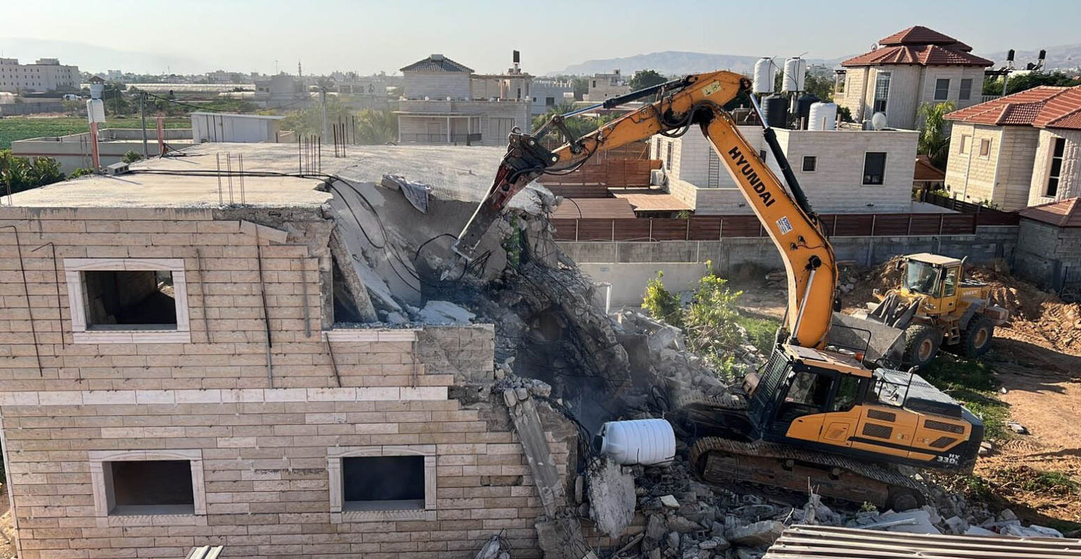 الاحتلال يهدم منزلين في بيت لحم ورام الله ويعتقل 11 مواطنا في الضفة الغربية​ 