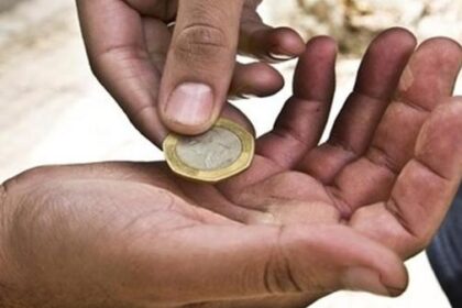 فرق مكافحة التسول تضبط متسولاً بحوزته 752 دينار في مدينة إربد