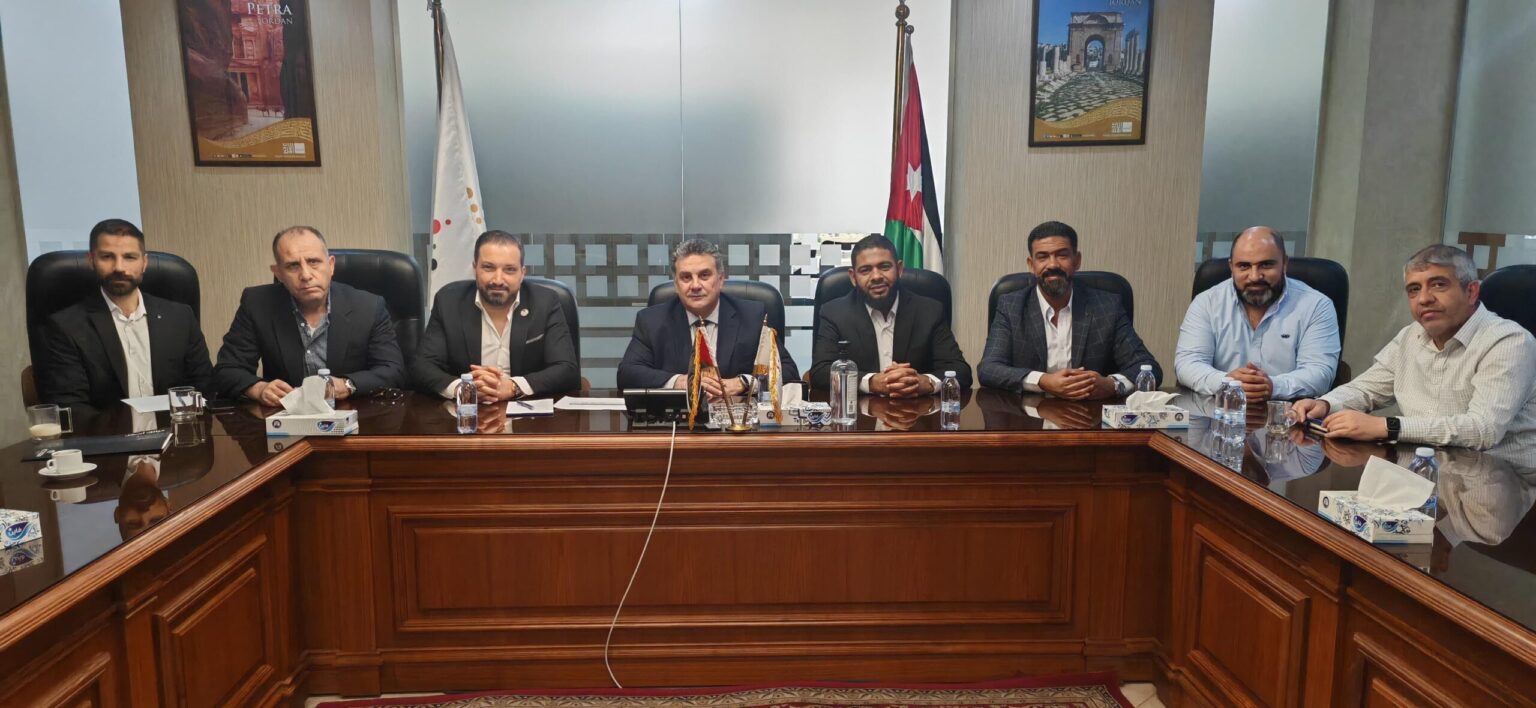 بحث التعاون بين “تنظيم الاتصالات” ومستثمري الأجهزة الخلوية