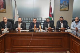بحث التعاون بين “تنظيم الاتصالات” ومستثمري الأجهزة الخلوية