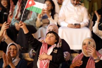 بالصور… الأردنيون يواصلون احتفالاتهم بعيد الاستقلال الـ79