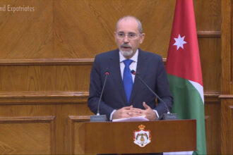 الصفدي: نتنياهو يأخذ المنطقة بأسرها رهينة لأهداف أيديولوجية خاصة