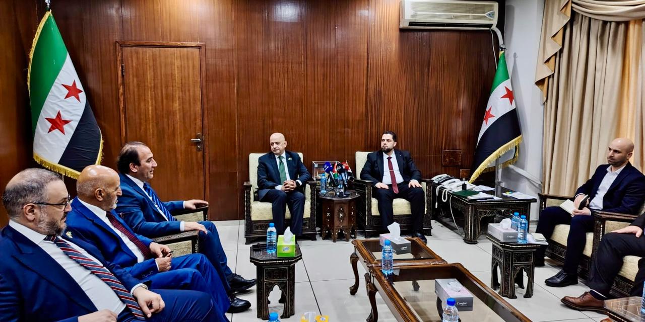 وزير الاشغال السوري يدعو الشركات الأردنية للمشاركة بمشروعات إعادة الإعمار وزير الاشغال السوري يدعو الشركات الأردنية للمشاركة بمشروعات إعادة الإعمار