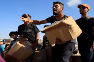 “أونروا”: تدافع الآلاف في غزة يكشف فشل محاولات استبدال المنظمات الأممية بمخططات بديلة​ 