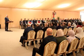 مندوباً عن الملك.. العيسوي يودع بعثة حج المكرمة الملكية لأسر الشهداء والمصابين العسكريين