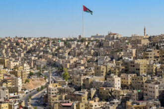 أجواء حارة نسبيا الى حارة في معظم المناطق اليوم وغدا