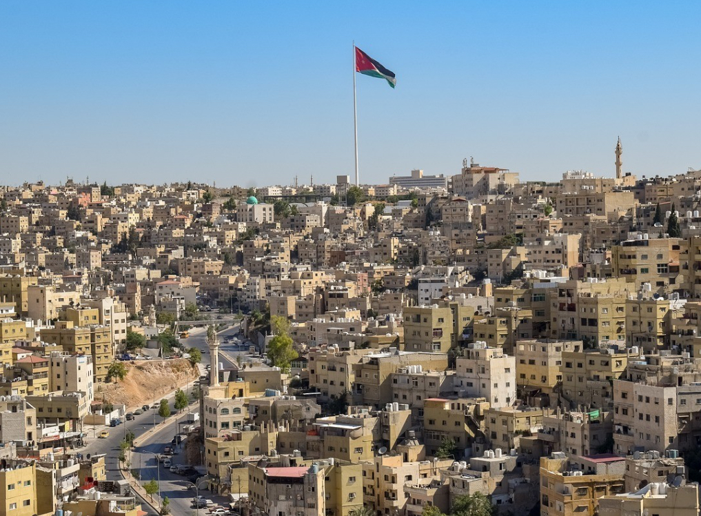أجواء حارة نسبيا الى حارة في معظم المناطق اليوم وغدا