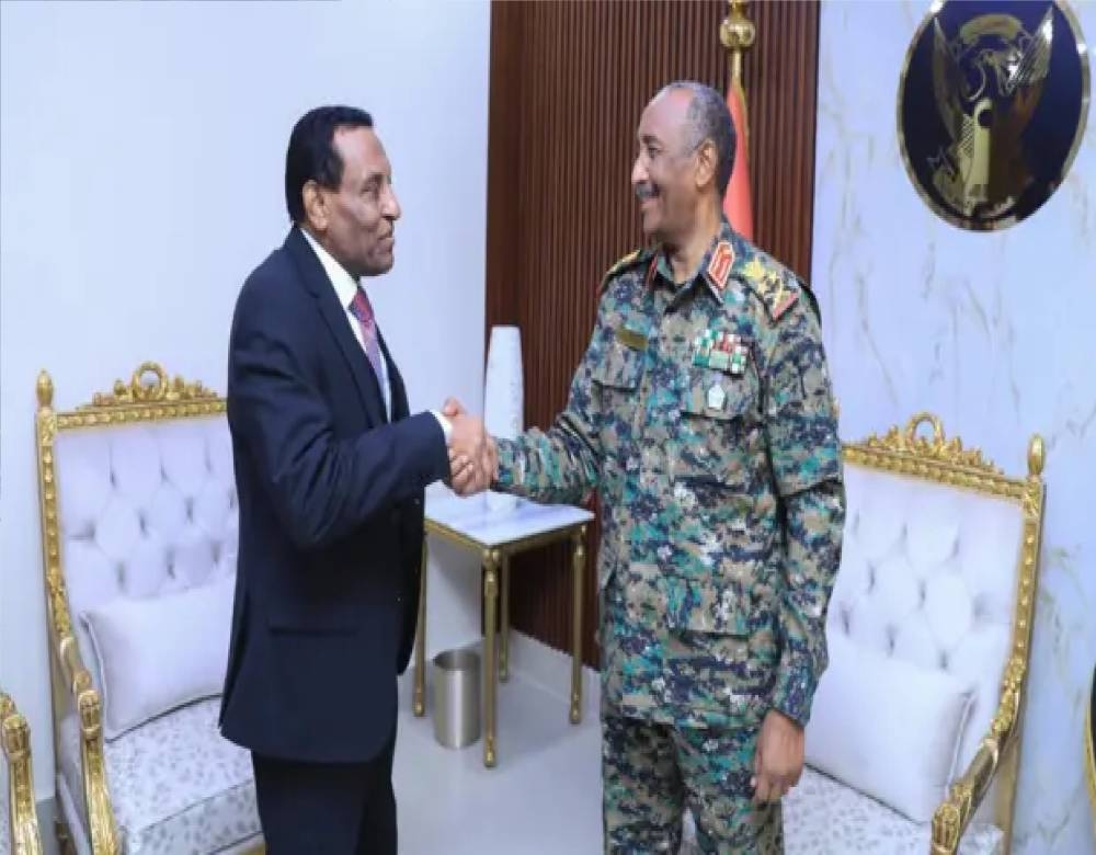 رئيس الوزراء السوداني الجديد يحلّ الحكومة رئيس الوزراء السوداني الجديد يحلّ الحكومة