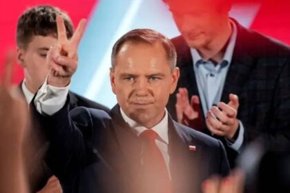 فوز ناوروكي.. المعارضة تقتنص الحكم في بولندا