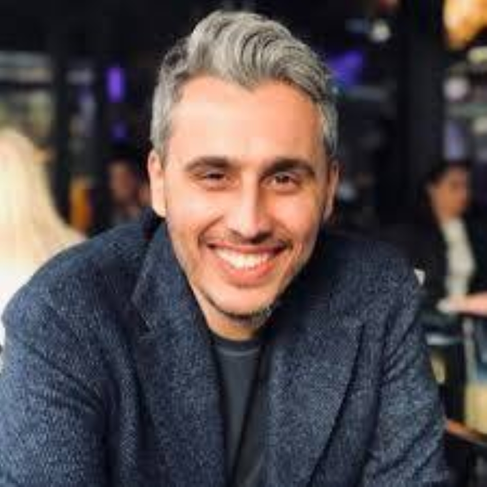 «شمري عراقي».. شعيب راشد: ادعاء والدي سحب جنسيتي الكويتية