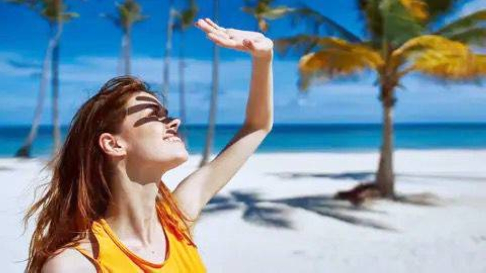 واقي الشمس يبدأ من الجفون واقي الشمس يبدأ من الجفون