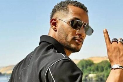 «أنا رئيسها».. براءة «نمبر ون» من تهمة إهانة العلم المصري
