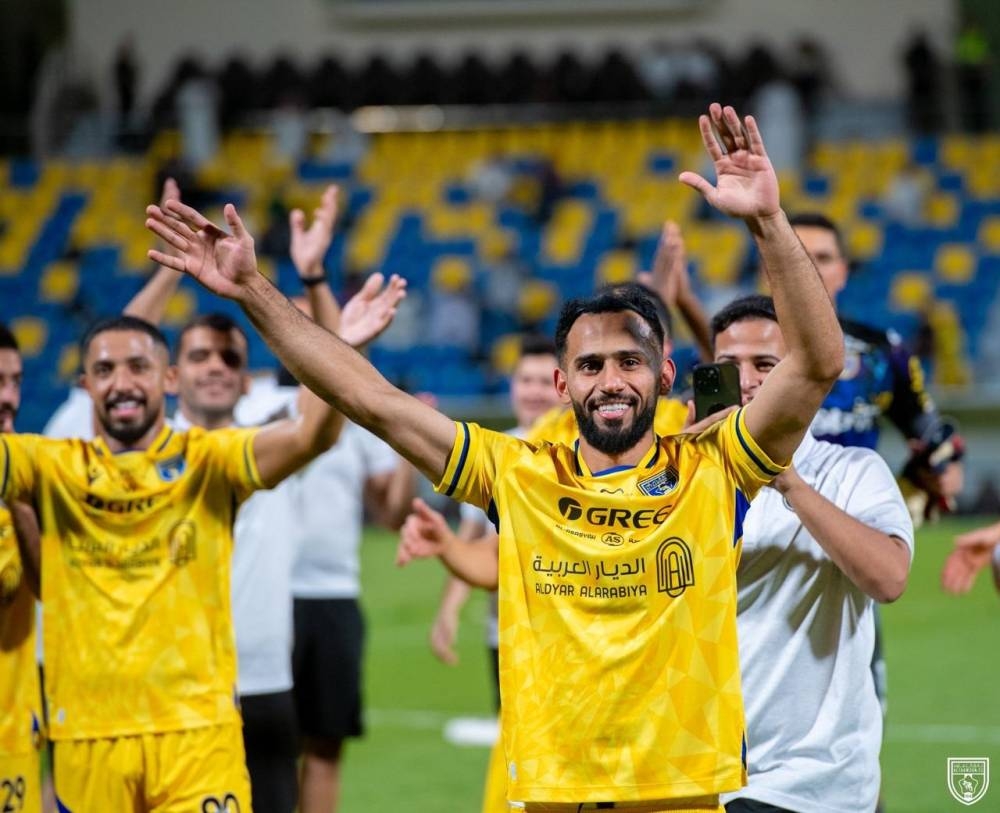 مصادر «عكاظ»: مندش تحت مجهر أندية «روشن»