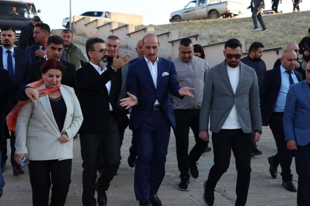 بعد الخسارة.. «درجال» يفقد أعصابه والعراقيون يطالبون برحيله