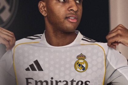 ريال مدريد يعلن عن قميصه الجديد الذي سيواجه به الهلال في مونديال الأندية