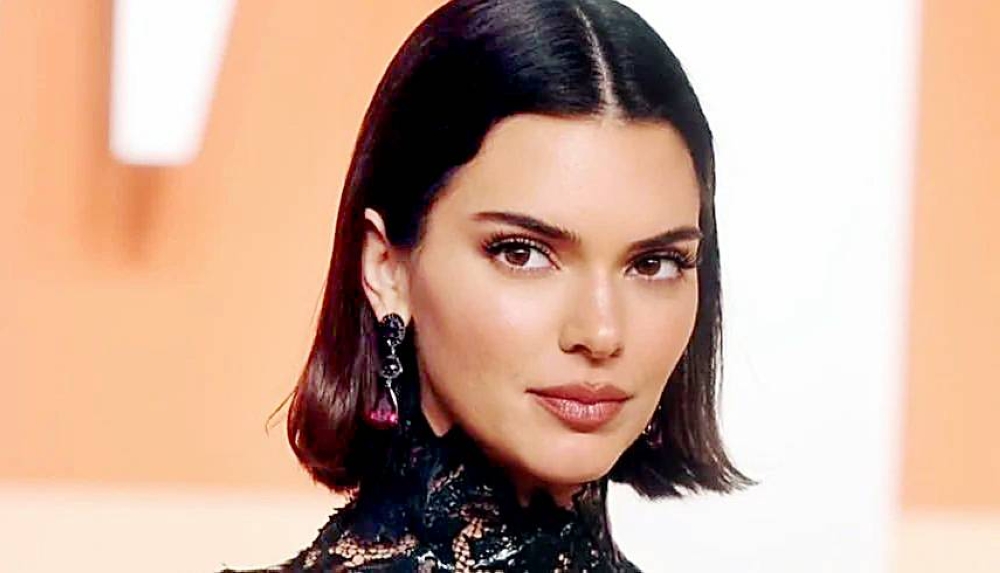 بـ200 سعرة.. حافظت العارضة الأعلى أجراً على قوامها المثالي! بـ200 سعرة.. حافظت العارضة الأعلى أجراً على قوامها المثالي!