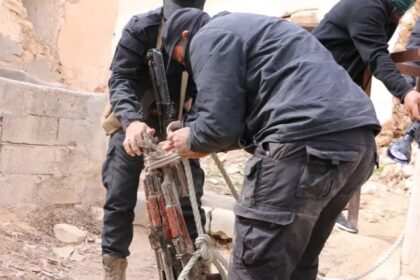 لماذا أطلقت «لجنة السلم» سراح ضبّاط وجنود من نظام الأسد؟