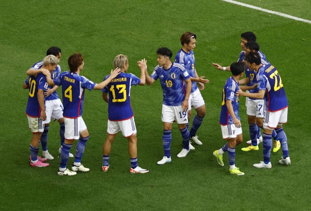 6 «الساموراي» تهز إندونيسيا