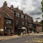 على طريقة هوليوود.. عصابة تسرق حقائب فاخرة بـ250 ألف جنيه إسترليني