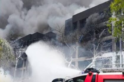 بين الضحايا بريطانيون وبرتغاليون وكندي.. ستارمر: مشاهد تحطم الطائرة الهندية مفجعة