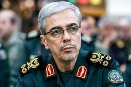 اغتيال رئيس الأركان اللواء باقري وأنباء عن إصابة مستشار الرئيس الإيراني