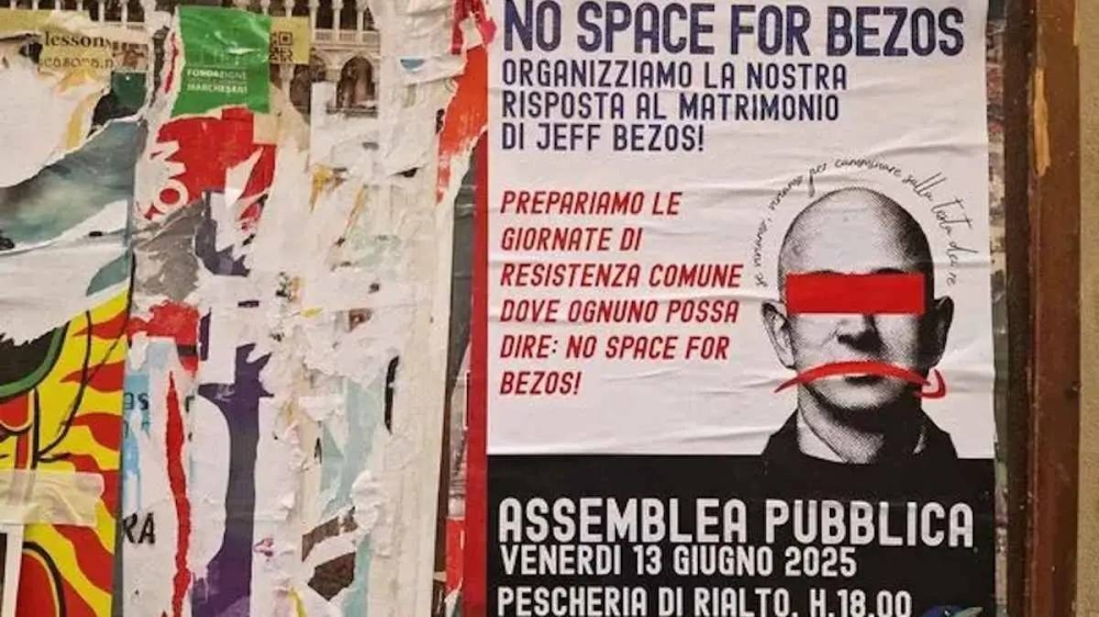 لا مكان لـ«الأوليغارشيين».. زفاف الملياردير بيزوس يثير الجدل في البندقية لا مكان لـ«الأوليغارشيين».. زفاف الملياردير بيزوس يثير الجدل في البندقية