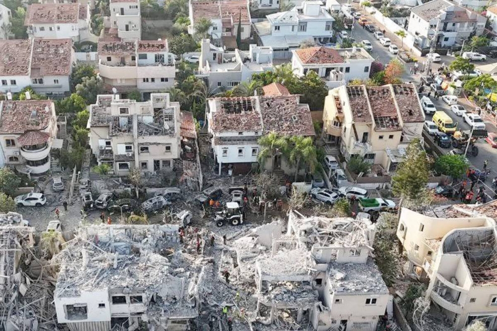 حربٌ مفتوحة.. إيران تلوح بتوسيع القتال حربٌ مفتوحة.. إيران تلوح بتوسيع القتال