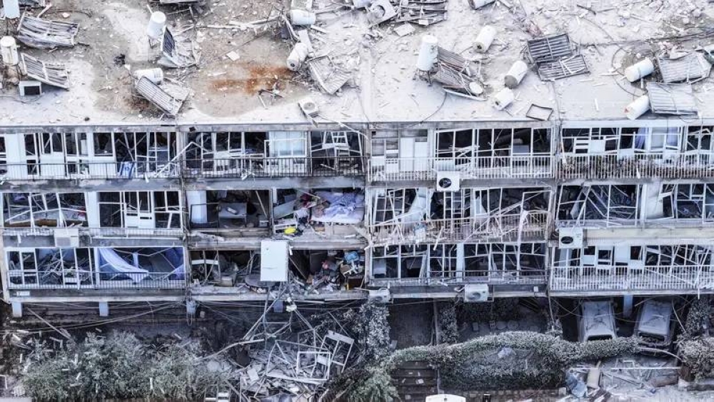 إسرائيل تقصف 80 هدفاً.. نتنياهو يتوعد إيران بدفع «ثمن باهظ» إسرائيل تقصف 80 هدفاً.. نتنياهو يتوعد إيران بدفع «ثمن باهظ»