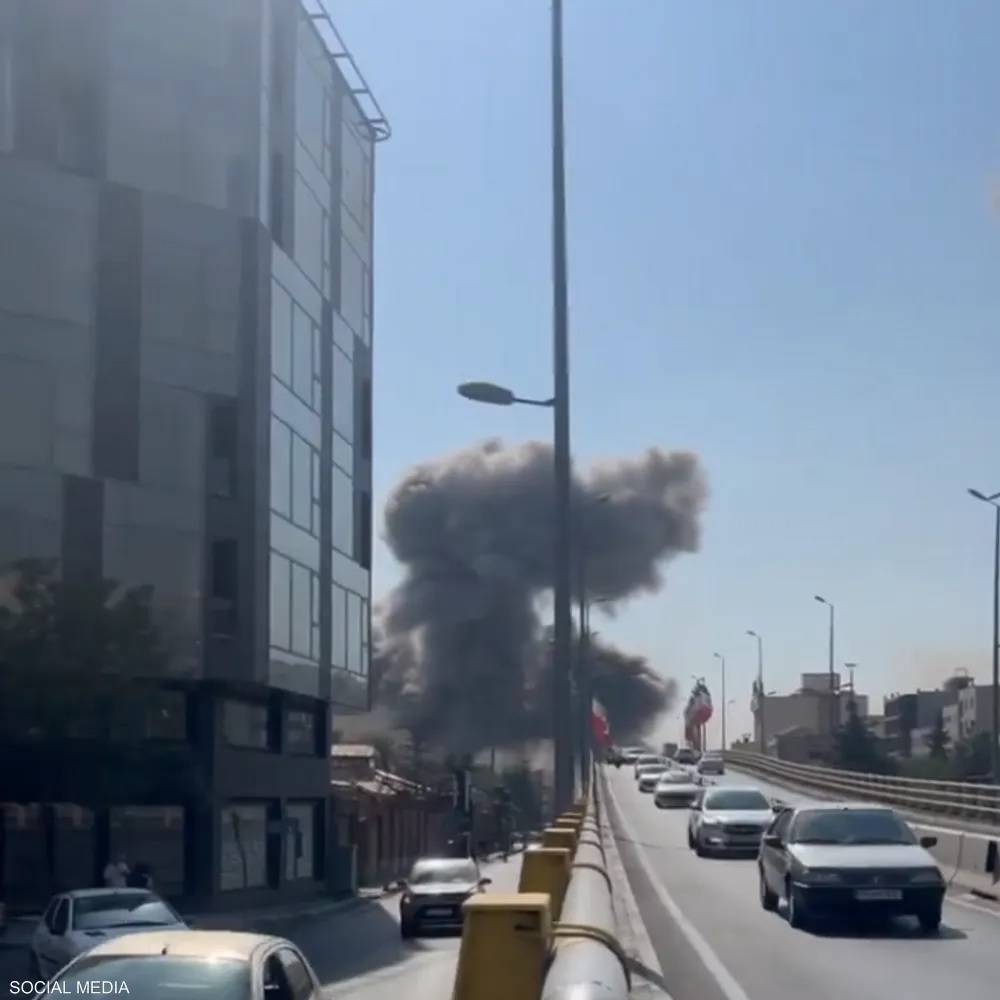 أنباء عن وساطة.. غارات متبادلة بين إيران وإسرائيل أنباء عن وساطة.. غارات متبادلة بين إيران وإسرائيل