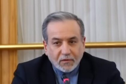 عراقجي: إسرائيل تجاوزت خطاً أحمر جديداً بضربها مواقع نووية إيرانية