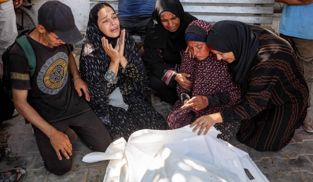 اعتقالات ومداهمات في الضفة.. والصحة الفلسطينية تحذر من كارثة طبية في غزة اعتقالات ومداهمات في الضفة.. والصحة الفلسطينية تحذر من كارثة طبية في غزة