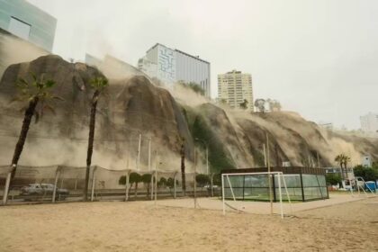 زلزال يتسبب في انهيارات أرضية بالعاصمة البيروفية